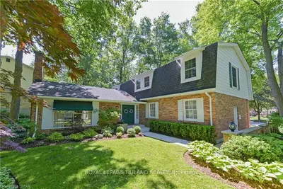 221 HUNT CLUB Drive, London North, ON N6H 3Z2