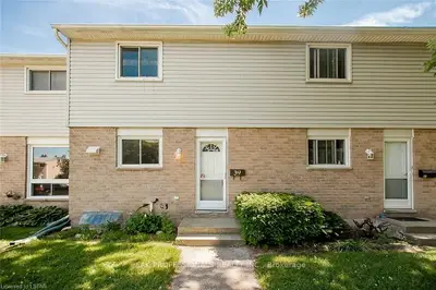 205 CARLYLE Drive 39, London East, ON N5V 3K7