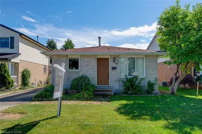 40 GLENROY Road, London South, ON N5Z 3K9