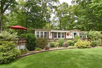 9910 NORTHVILLE Crescent A35, Lambton Shores, ON N0M 2N0