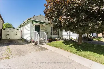 102 HOMAN Street, London East, ON N5Z 1B1