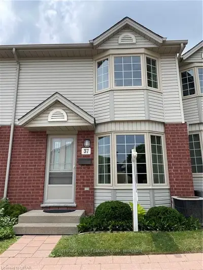 70 CHAPMAN Court 37, London North, ON N6G 4Z4