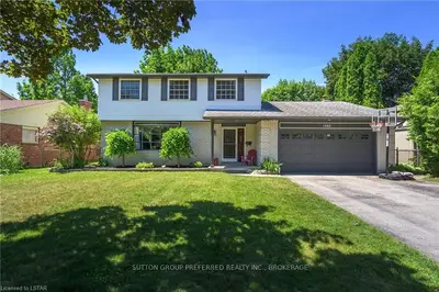 1483 ROLAND Crescent, London North, ON N5X 1E6