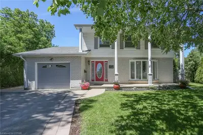 1516 ROLAND Court, London North, ON N5X 1E8