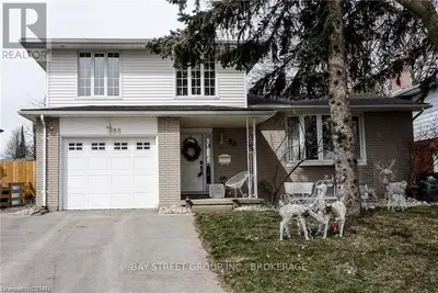 88 PAPERBIRCH Crescent, London North, ON N6G 1L7