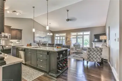 2266 BUROAK Drive, London North, ON N6G 0N7