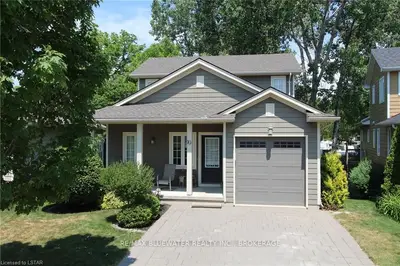 19 VILLAGE Gate, Lambton Shores, ON N0M 1T0