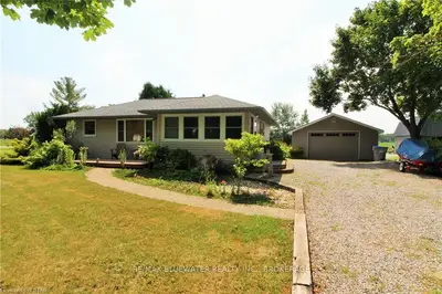 5109 ST ANTHONY Crescent, Lambton Shores, ON N0N 1J7