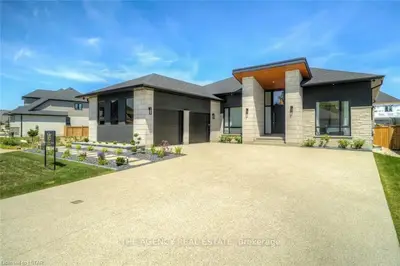 7408 SILVER CREEK Crescent, London South, ON N6P 0B2
