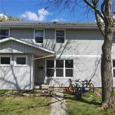 33 ST. CHARLES Street, Huron East, ON N0M 1L0