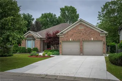 30 DIAMOND Court, London North, ON N6G 4Y9