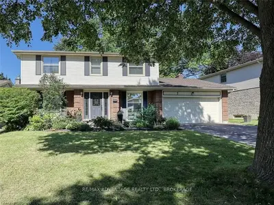7 DUNSMOOR Road, London South, ON N6K 1C4