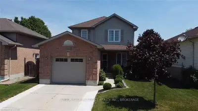 50 MOFFAT Lane, Strathroy-Caradoc, ON N7G 3Z8