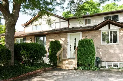 1768 ATTAWANDARON Road, London North, ON N6G 3N1