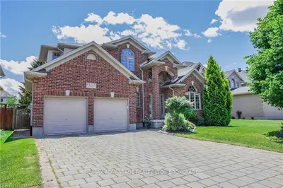 515 COTTONTAIL Crescent, London North, ON N5X 4M4