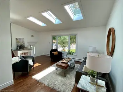 445 RIDGEWOOD Crescent, London South, ON N6J 3H6