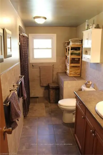 259 DOMINION Street, Strathroy-Caradoc, ON N7G 3G9