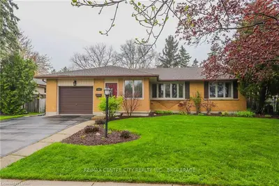 215 BELMONT Drive, London South, ON N6J 2E6
