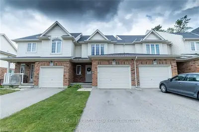 831 SILVERFOX Crescent, London North, ON N6G 0K2