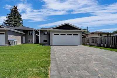 196 CARADOC Street S, Strathroy-Caradoc, ON N7G 2P1