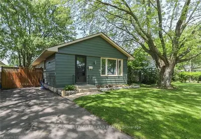 587 OSGOODE Drive, London South, ON N6E 1B6