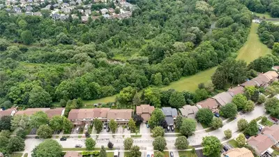 1710 ATTAWANDARON Road, London North, ON N6G 3M8