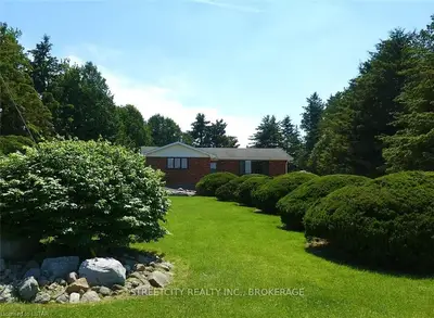 23023 HAGERTY Road, Newbury, ON N0L 1Z0