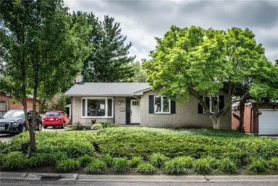 11 PORTAL Crescent, London North, ON N5X 2E5