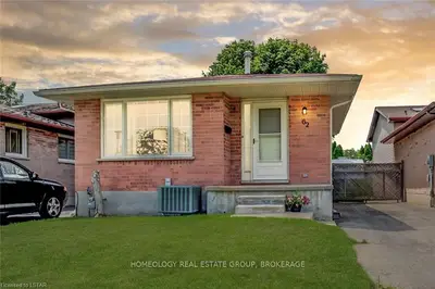62 CORINTH Court, London East, ON N5Y 5A8
