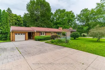 780 OBAN Crescent, London North, ON N6H 2V9
