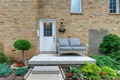 240 HOMESTEAD Crescent, London North, ON N6G 2E5