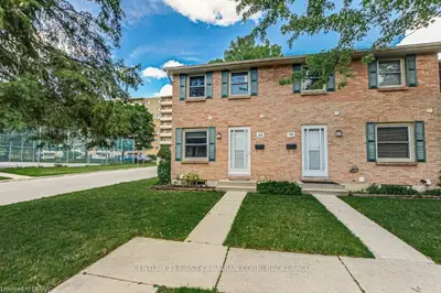 1247 HURON Street 33, London East, ON N5Y 4X7