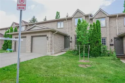 340 AMBLESIDE Drive 16, London North, ON N6G 4Y5