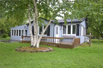 7800 KEN Street, Plympton-Wyoming, ON N0N 1J6