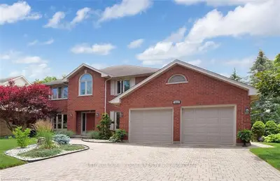 313 GREEN HEDGE Crescent, London North, ON N6H 4Z7