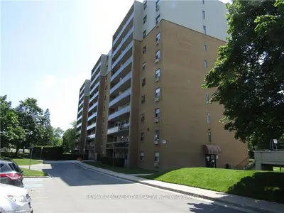 931 WONDERLAND Road S 207, London South, ON N6K 2X6