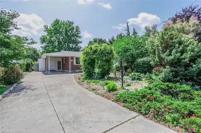 591 MAPLEDALE Avenue, London North, ON N5X 1H3