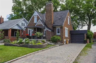 124 WINDSOR Crescent, London South, ON N6C 1V8