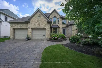 2 HAVENWOOD Way, London North, ON N6H 5C2