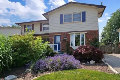 110 AUGUSTA Crescent, London South, ON N6E 2E1