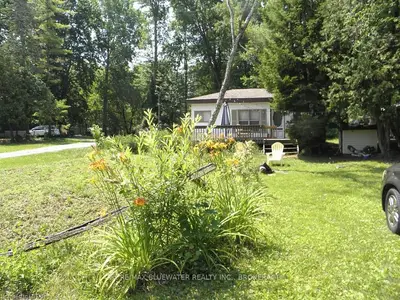 6197 LONDON Road, Kettle Point 44, ON N0N 1J1