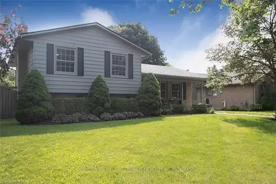 13 CARRIAGE Road, Norfolk County, ON N3Y 4T7