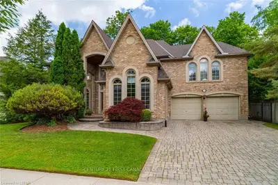 818 BARCLAY Road, London South, ON N6K 4K5