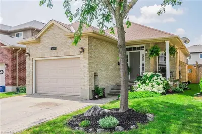 1793 DALMAGARRY Road, London North, ON N6G 0A6