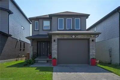 1998 Foxridge Crescent, London North, On N6g 0l8