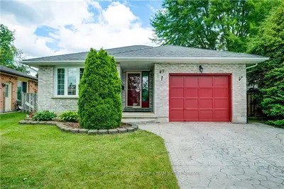 47 BONAVENTURE Drive, London East, ON N5V 4B4