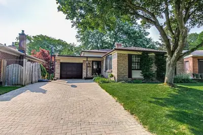 10 CONIFER Crescent, London South, ON N6K 2V2