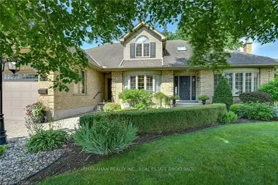 28315 CENTRE Road, Adelaide Metcalfe, ON N7G 3C5