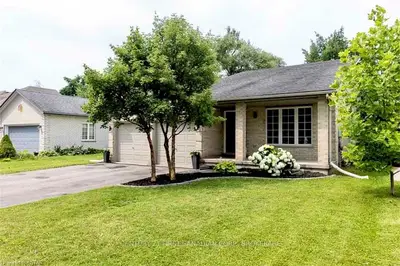 31 JASMINE Drive, London North, ON N6G 5A2