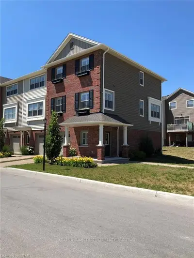 3025 SINGLETON AVENUE Avenue 2, London South, ON N6L 0E6